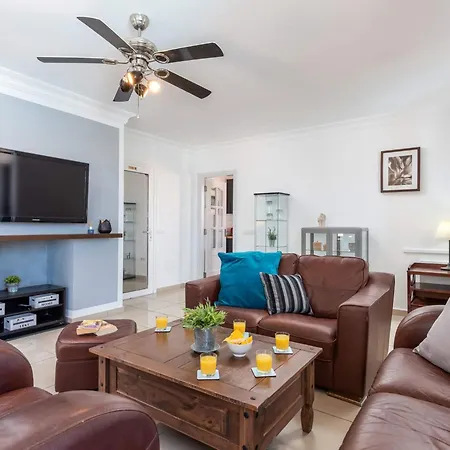 Nyaraló Naranja Mit Beheiztem Pool Und Meerblick By Interhome