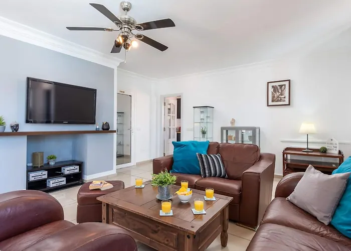 Nyaraló Naranja Mit Beheiztem Pool Und Meerblick By Interhome