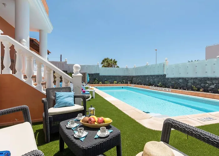 Nyaraló Naranja Mit Beheiztem Pool Und Meerblick By Interhome