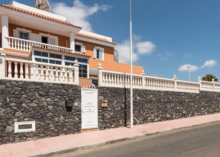 Naranja Mit Beheiztem Pool Und Meerblick By Interhome Nyaraló